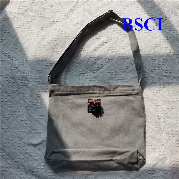 Canvas Shoulder Bag with Zipper Canvas Shoulder Bag with Zipper