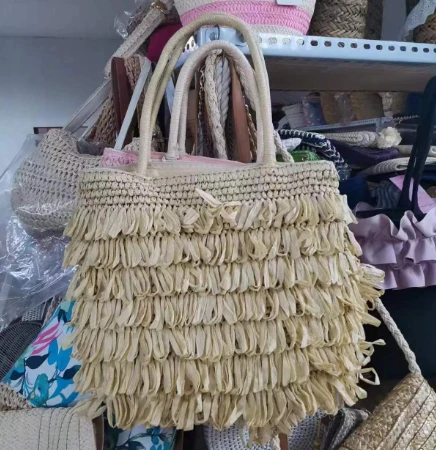 Ręcznie tkane Tassels Beidge Straw Bag