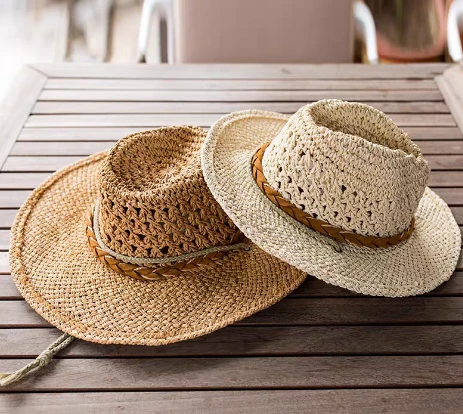 Kapietki na plaży z papieru tkane