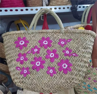 Naturalna torba ze słomy z flowerami