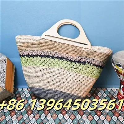 Torebka Raffii z drewnianymi uchwytami