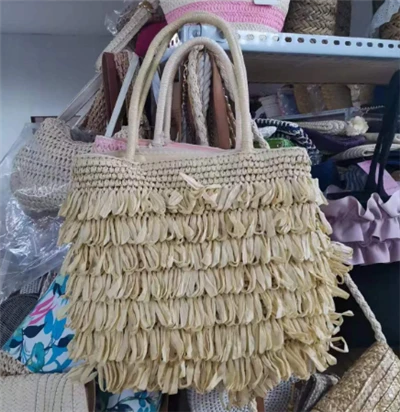 Ręcznie tkane Tassels Beidge Straw Bag
