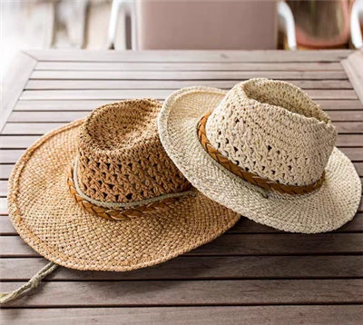 Kapietki na plaży z papieru tkane